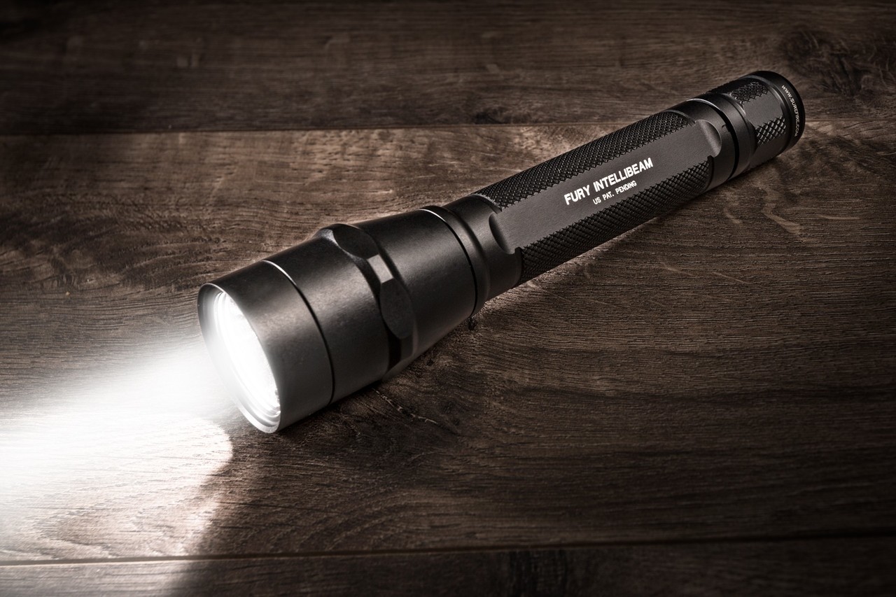 Surefire P3xib intellibeam adjusts automtically elite advanced best technology best FBI flashlight